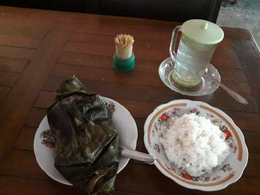 Warung Sate Kambing  Mbok Sabar  9