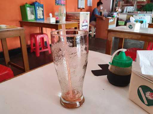 Warung Sop Empal Yoeni 7