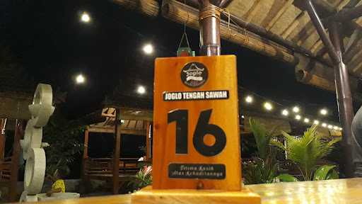 Joglo Tengah Sawah Resto & Coffee 5