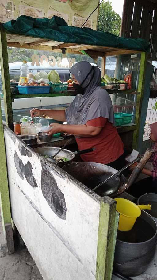 Warung Bakmi Bu Hari 4