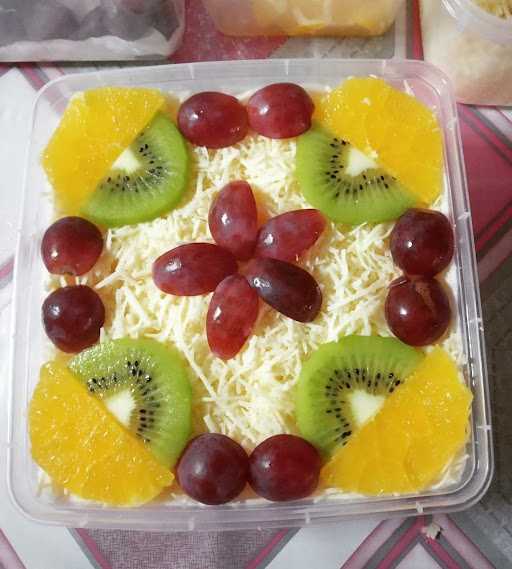 Hollys Salad Buah 4