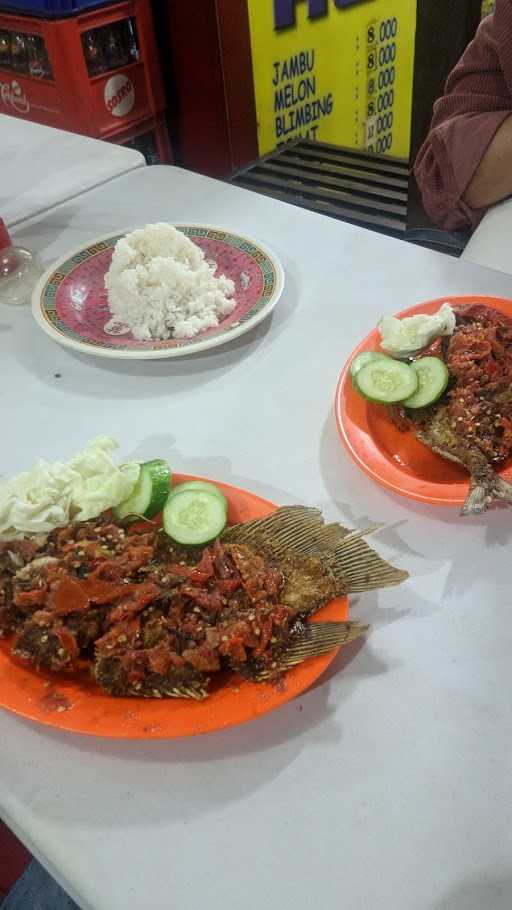 Pondok Lesehan Pecak Belut 4