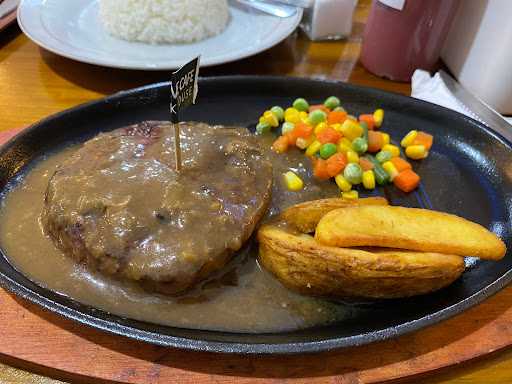 Twelve Cafe Steak House 5