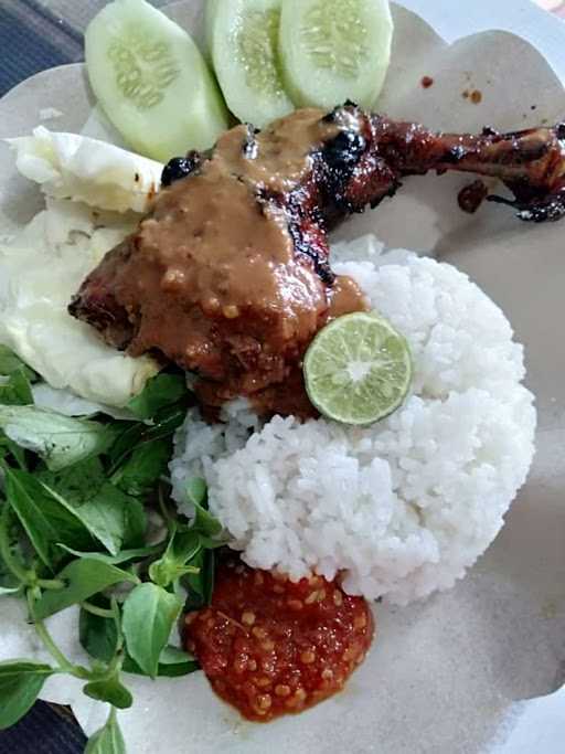 Warung Nyonyah Lidia 4