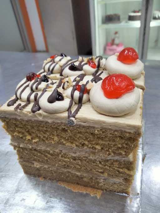 Bob D'Light Cake Dan Bakery 5