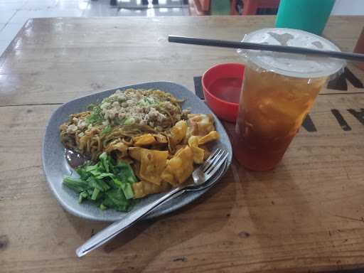 Kedai Mie Sakaw Cabang Metro 2