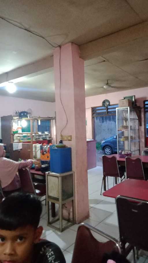 Rumah Makan Minang Raya 4