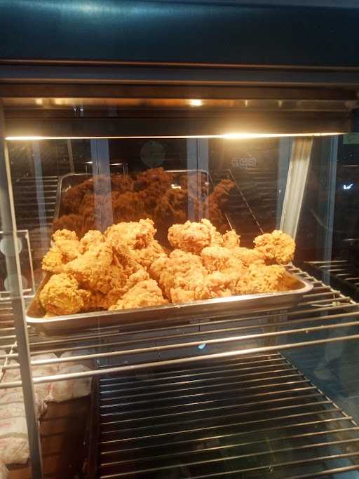 Sakina Chicken & Burger Metro Cilegon 3