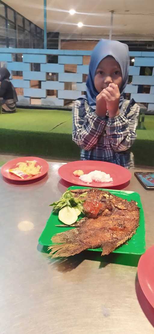 Warung Dan Lesehan Mulyo Redjo 5