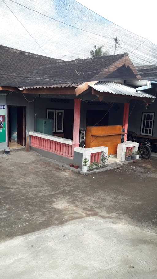 Rumah Coffe Rizka 10