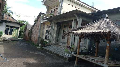 Rumah Pancake Durian Lombok 10