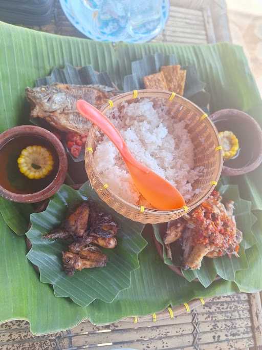 Warung Bambu Bonjeruk 1