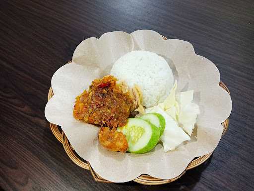 Ayam Gepuk Mropol Mas Icuk Solo 2