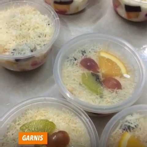 Garnis Salad Buah 4