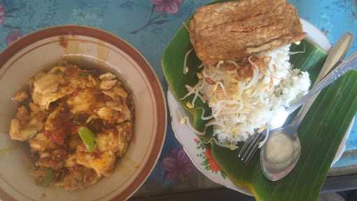 Warung Makan Nasi Tahu Pak Bari 6