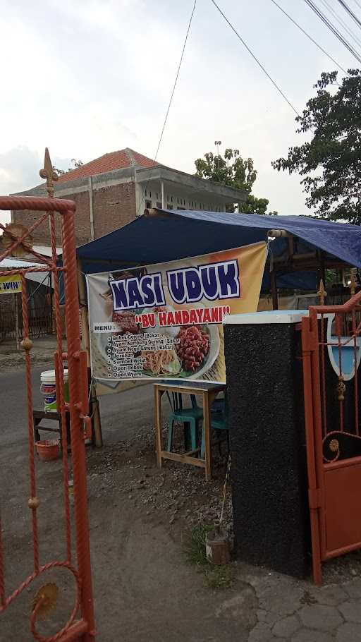 Lesehan Nasi Uduk Bu Handayani 3