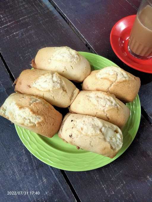 Warung Kopi-Kue Balok Trijaya 10