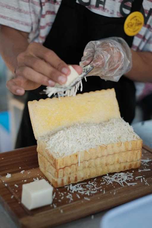 Roti Bakar Kukus 97,Purwomartani 6