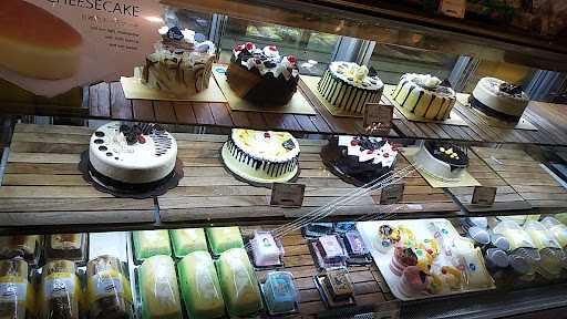 Holland Bakery Duta Alfa 8