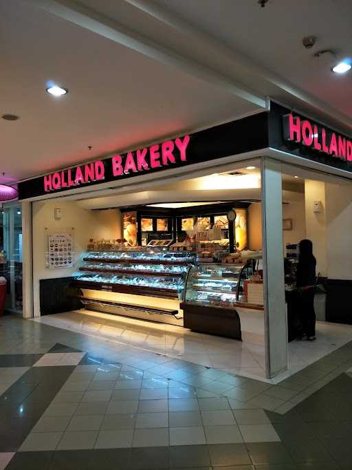 Holland Bakery Duta Alfa 1