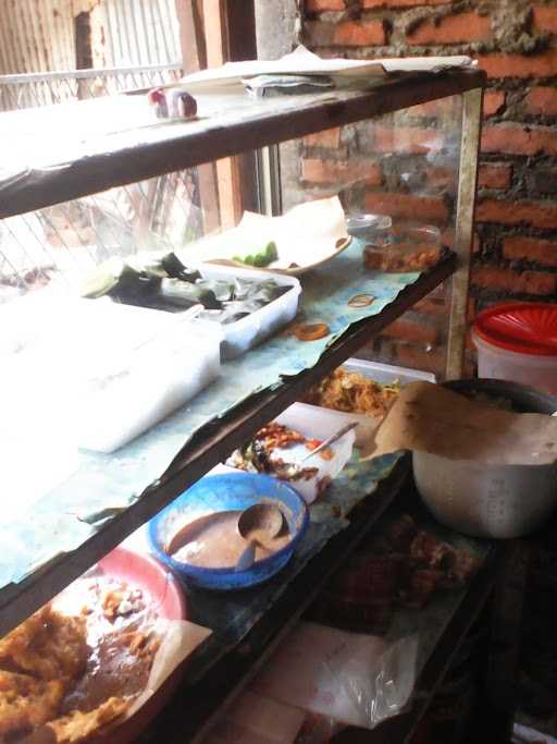 Nasi Uduk Mpok Emi 1