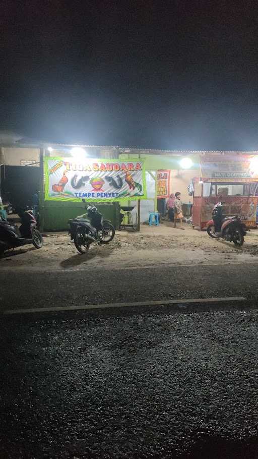 Warung Tiga Saudara Dua 5