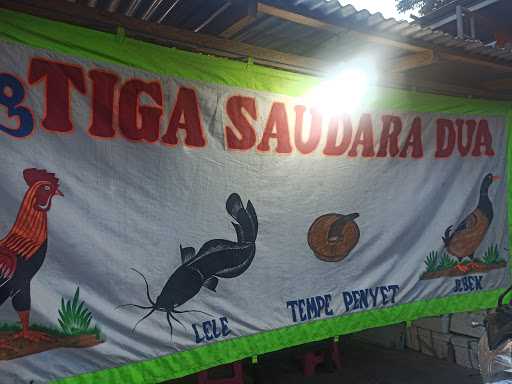 Warung Tiga Saudara Dua 3