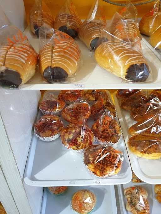 Auli Bakery Kaliangkrik 9