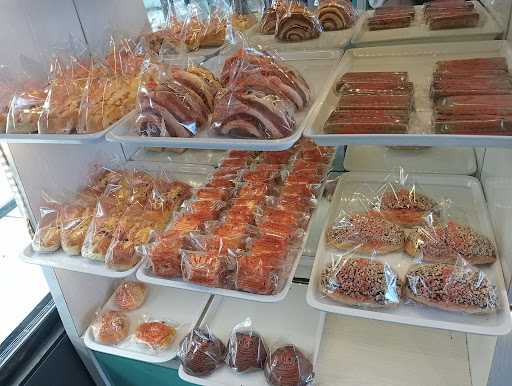 Auli Bakery Kaliangkrik 5