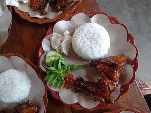 Angkringan Tengah Sawah 4