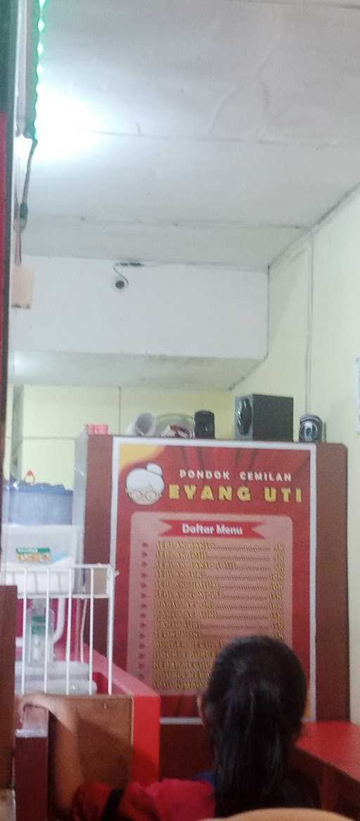 Pondok Cemilan Eyang Uti 4