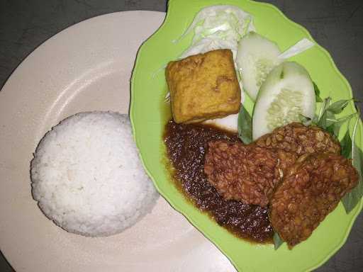 Pecel Lele & Nasi Goreng 354 6