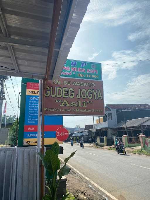 Rm. Gudeg Jogja 5