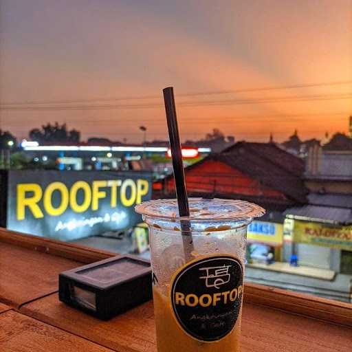 Rooftop Cafe 4