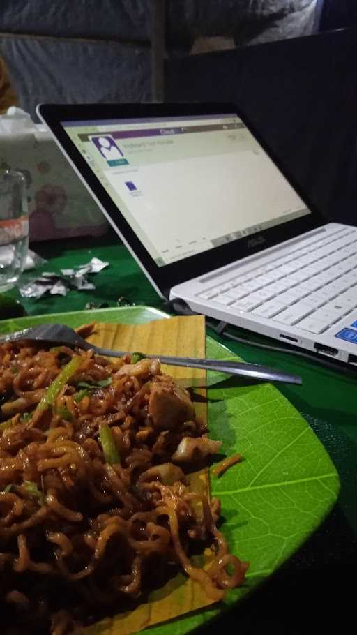 Nasi Goreng & Mie Goreng Orra Oemom 5