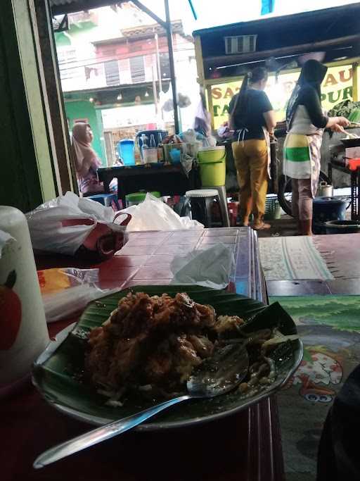 Warung Lontong Sate Kerbau Bu Titik 5