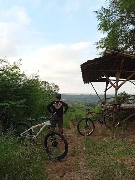 Bukit Kangen Tasiu 9