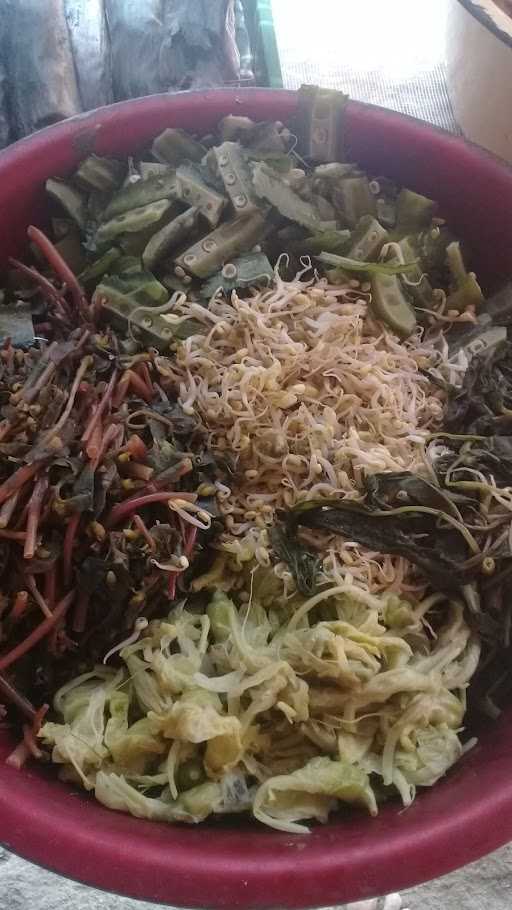 Warung Lontong Campur Ibu Sumilah 3