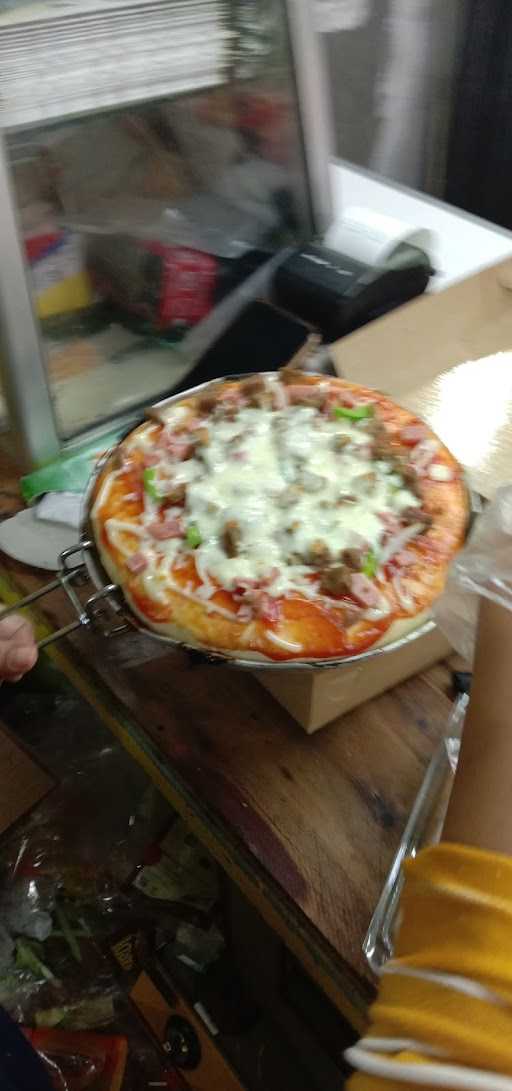 D'Mlenozzz Pizza 3