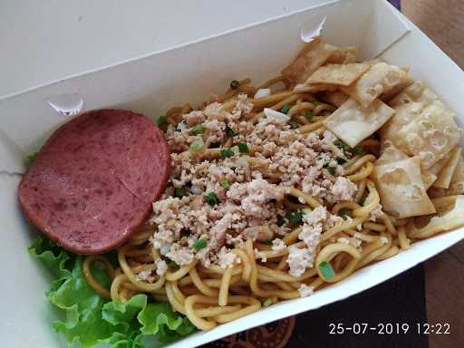 Pangsit Mie Gobyos & Jakarta 8