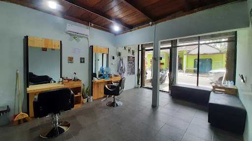 Gezi Potong Rambut / Barbershop 8