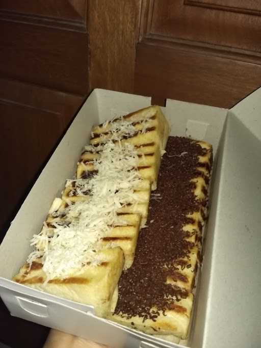 Roti Bakar Dan Terang Bulan Johny 3