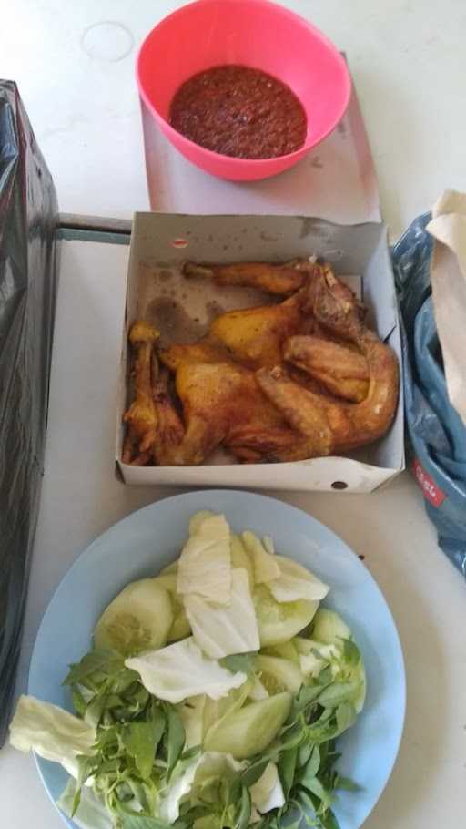 Wm. Si Doel Ayam Goreng 1