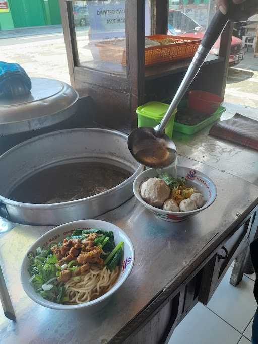 Mie Ayam Dan Bakso Kinanthi 1