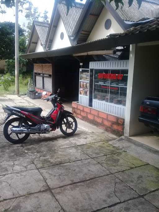 Warung Makan Laras 67 9