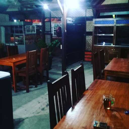 Warung Makan Laras 67 3