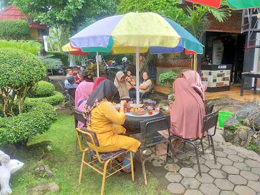 Kedai Mamiri 8