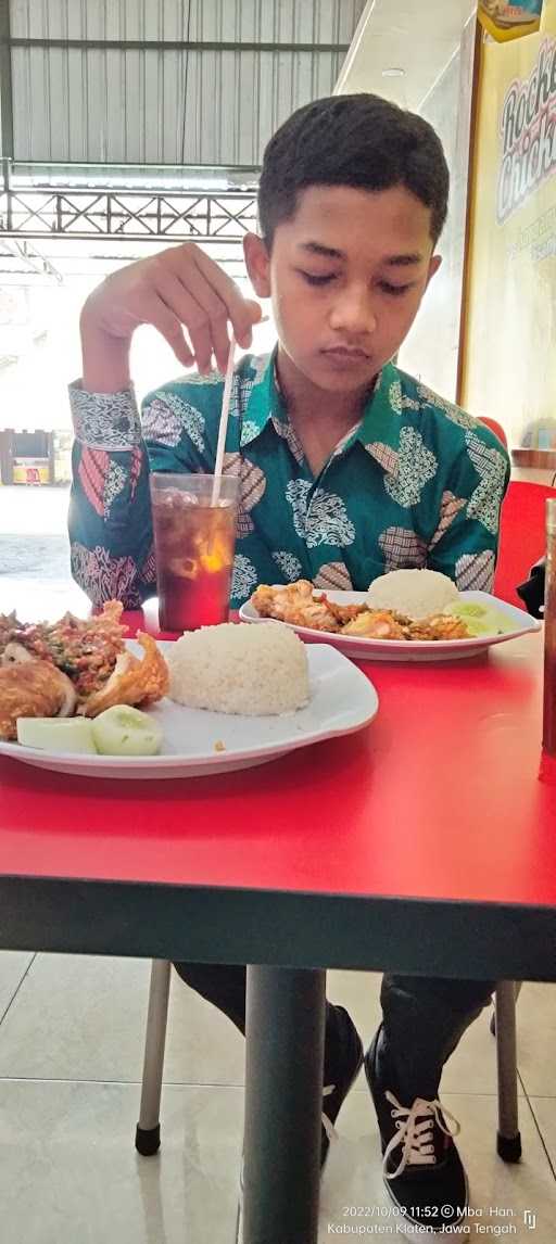 Rocket Chicken Karangnongko 2