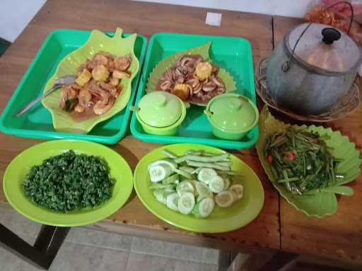 Naila Pecel Lele & Ayam Bakar 2