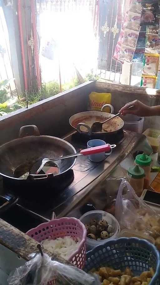 Warung Seblak Teh Imas 4